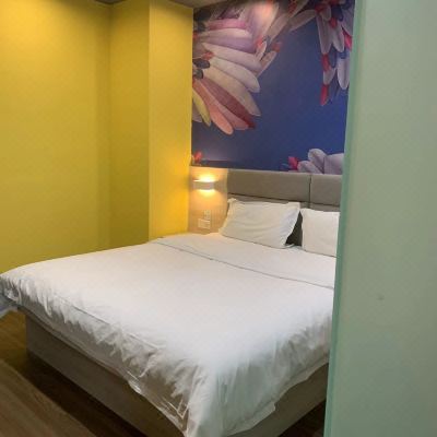 万兆-畅玩电竞大床房[RT3070+I5+12600KF+2K+180Hz]