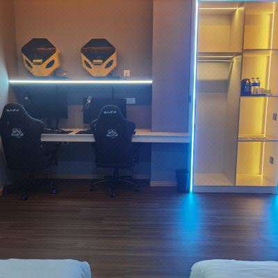 万兆-畅玩电竞双床房[RT3070+I5+12600KF+2K+180Hz]