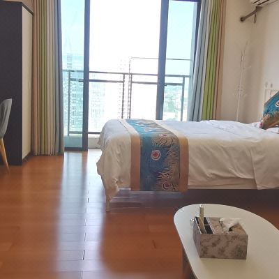 轻奢雅致大床房