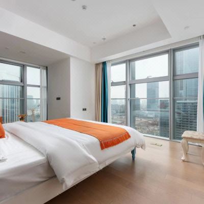 轻奢江景三床房