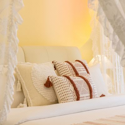 轻璘·微光高级大床房（投影仪+mini冰箱）