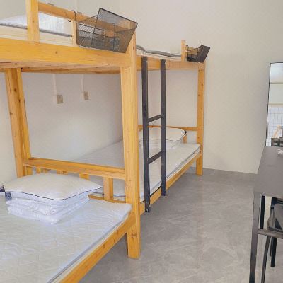 舒适男生四人间-床位