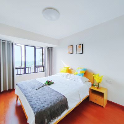 冠岭豪景一室一厅大床房