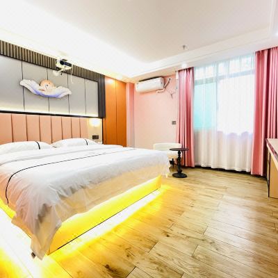 粉系情侣投影房