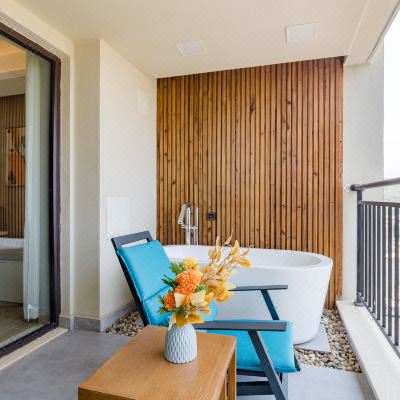 A1豪华大床房(温泉泡池+冰箱+洗衣机)