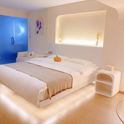 ins风悬浮大床房