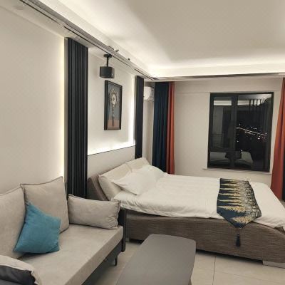 智能影院甜美大床房