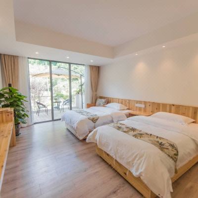 明亮一室二床房