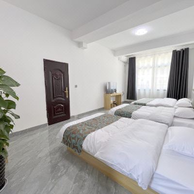 山景家庭房（三床）