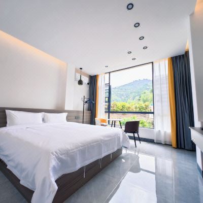 竹篱茅舍豪华大床房