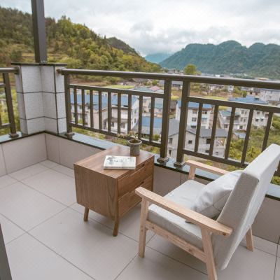 紫薇星高 . 阳台大床房（全景阳台+酒店提供自助洗衣机）