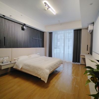 舒适观影大床房（高清巨幕投影）