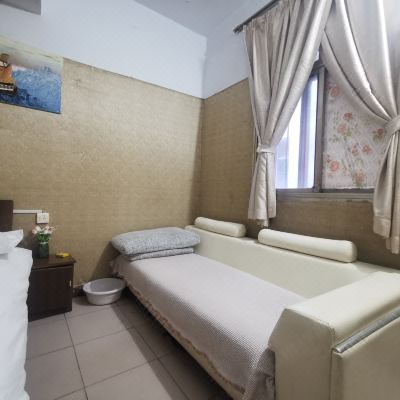 普通大床房(公共卫浴)