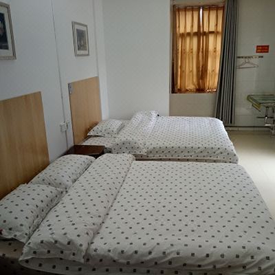 山景一室二床房