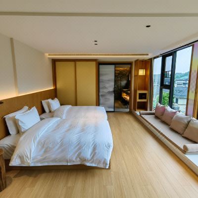 八滴（大泡池温泉双床房）