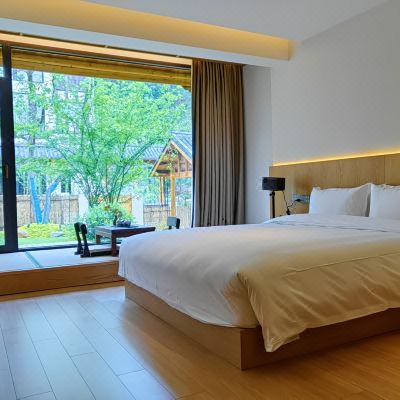 两滴（庭院温泉大床房）