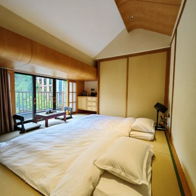 九滴（榻榻米温泉双床房）