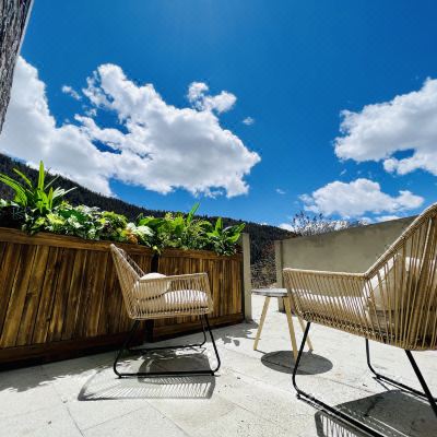 疏雨私家花园雪山大床房