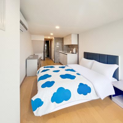 轻奢欧式风舒适大床房B（上层）