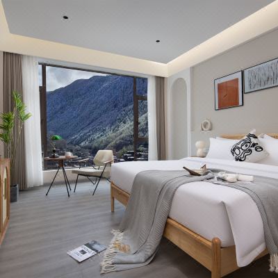 乐野 · 180°全景大床房（加湿器+乳胶床垫+地暖+智能马桶）