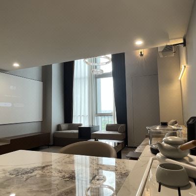 雅致茶艺巨幕大床房