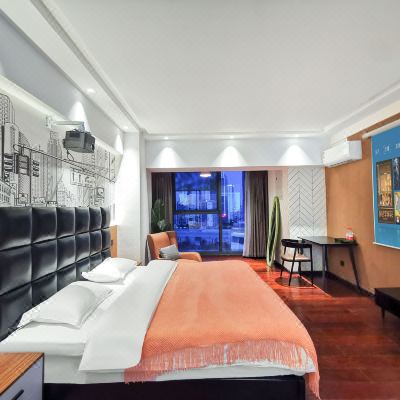 城景大床房（洗衣机+120寸 巨幕+冰箱+微波炉）