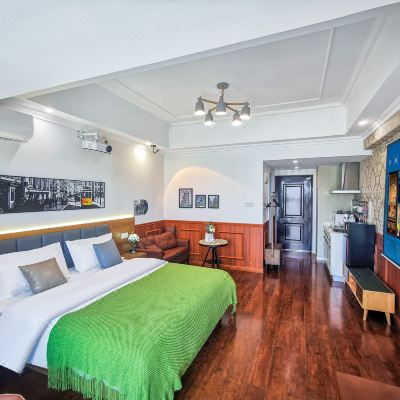 极光大床房（120寸投影+空调+洗衣机+冰箱）