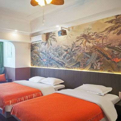 四人间（120寸投影+空调+冰箱+微波炉+洗衣机）