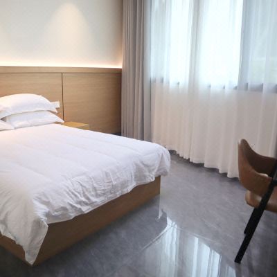 浪漫温馨大床房