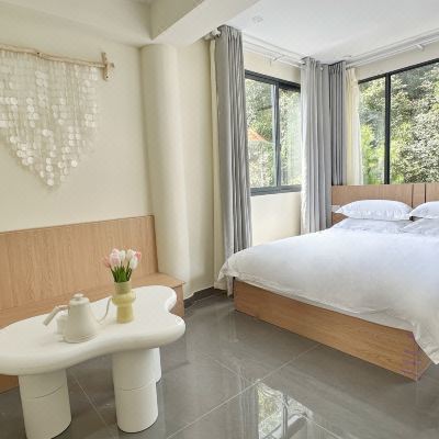 灯火初上大床房