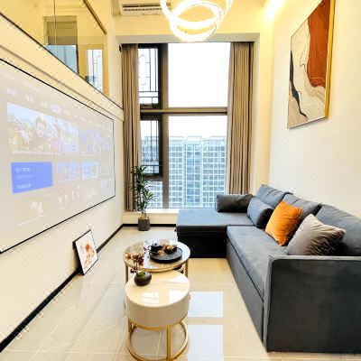 温馨原木丨巨幕LOFT影视大床房