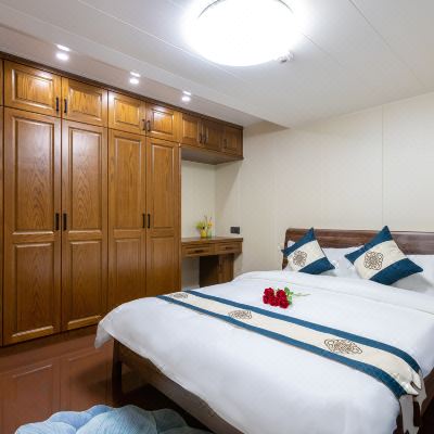 临河观景豪华阳台套房2室1卫 景区入口处临河居家民宿可钓鱼