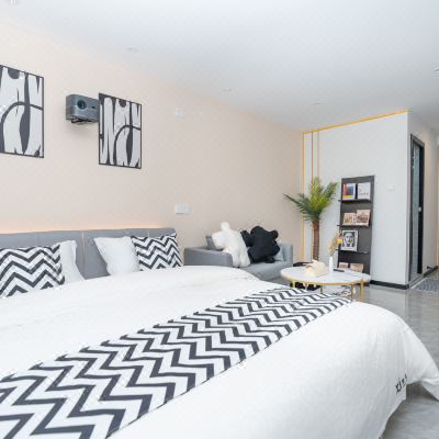 豪华高清投影大床房