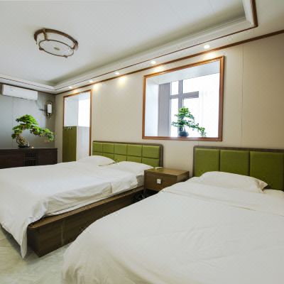 家庭房1大床1小床555号