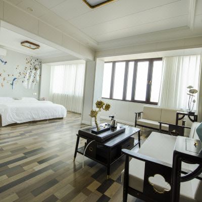 豪华大床套房777号