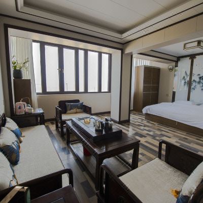 豪华大床套房999号