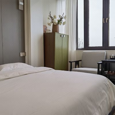 豪华大床房888号