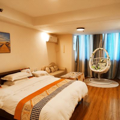 雅致影视大床房