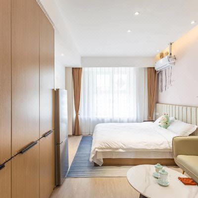 薄暮清晨丨日式清新智能投影大床房（(智能客控+巨幕影院+乳胶床垫+冰箱+洗衣机)）