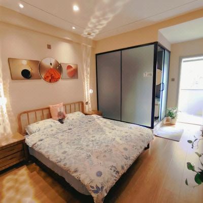 初夏原木风情大床房（巨幕投影）