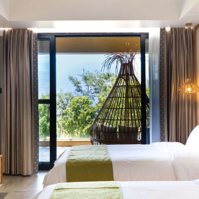 豪华湖景观影家庭双卧套房