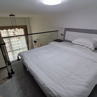 温馨投影大床房