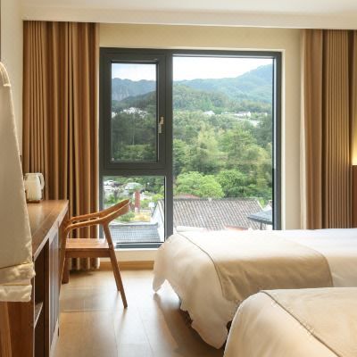 南窗丨山景双床房