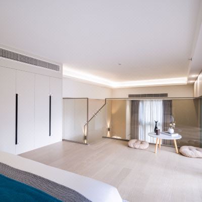现代简约LOFT大床套房