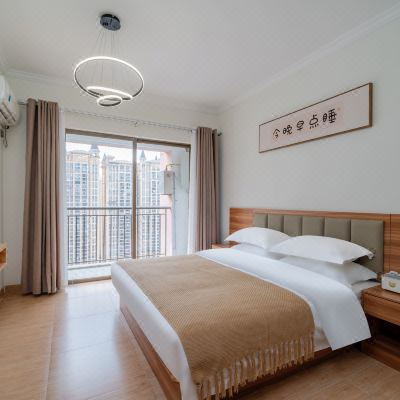 简约大床房（今晚早点睡）