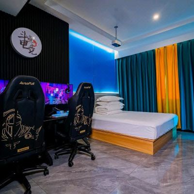 电竞投影大床房[钻石特权+RTX3080+240HZ+智能客控+100寸幕布+1080P]