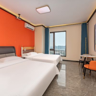 豪华投影家庭房