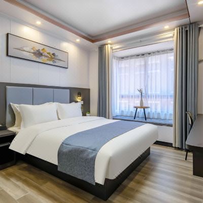 南迦巴瓦大床房（休闲飘窗+采光好+酒店提供自助洗衣房）