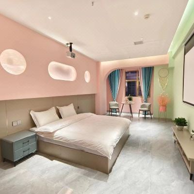 想入菲菲轻奢大床房