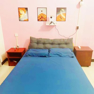 梦幻多彩影音大床套房